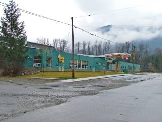 Colegio de Canadá Salmo Secondary School 3
